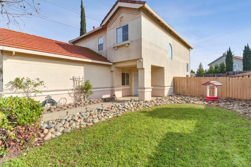 Photo of 8024 Bothwell Drive, Sacramento, CA 95829 (MLS # 226007384)