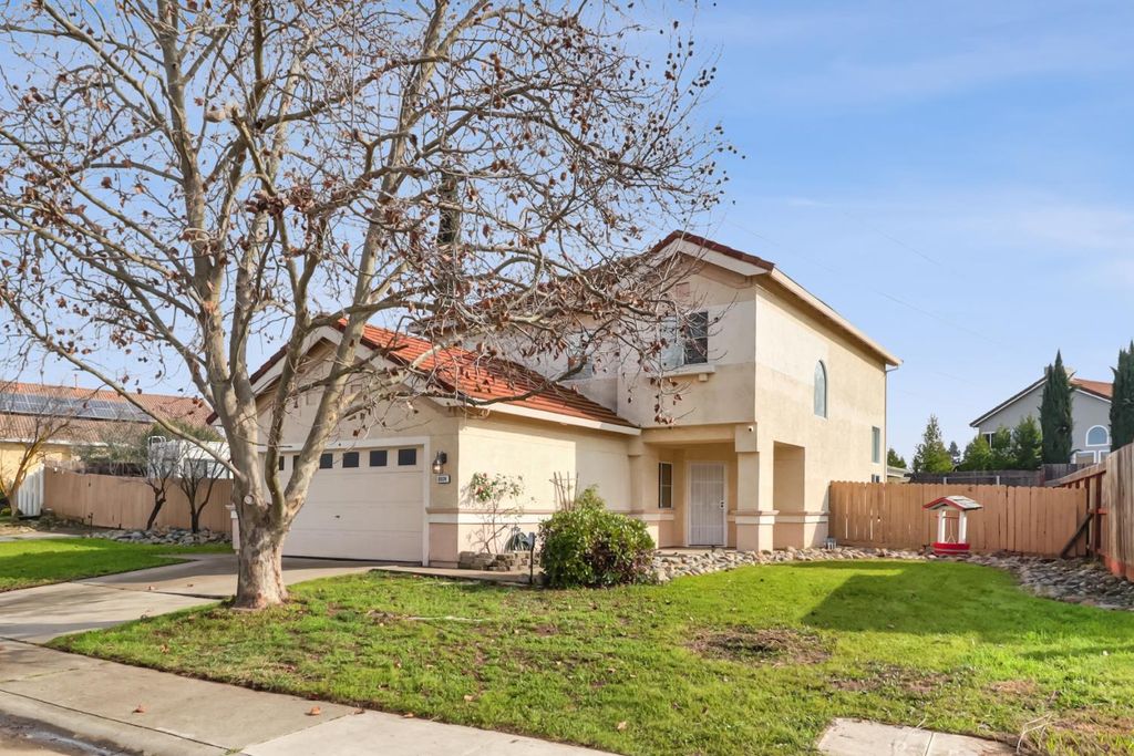 Photo of 8024 Bothwell Drive, Sacramento, CA 95829 (MLS # 226007384)