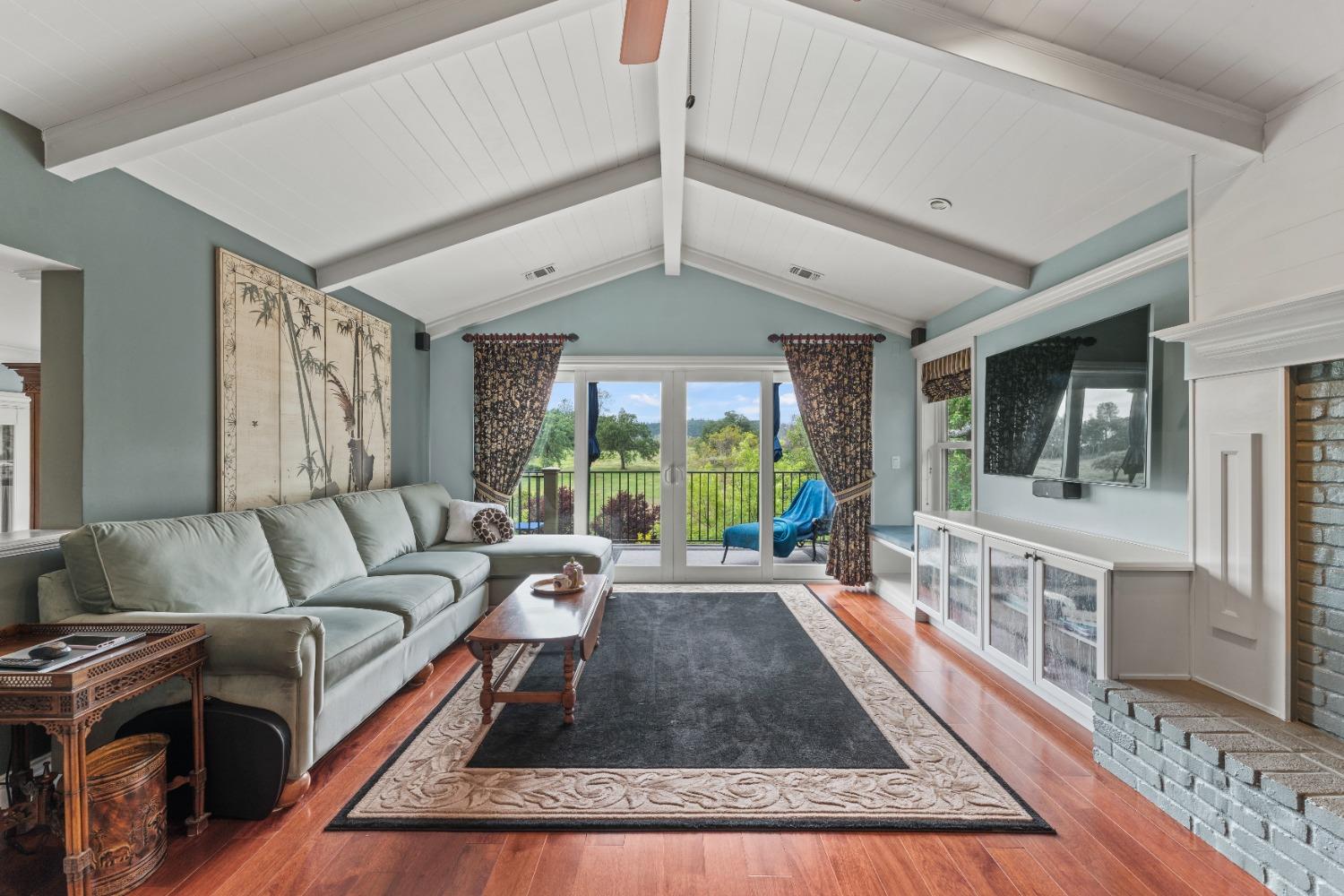 6435 Fairway Court