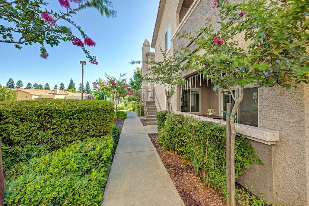 10001 Woodcreek Oaks Boulevard 1811