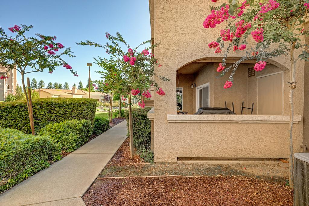 10001 Woodcreek Oaks Boulevard 1811