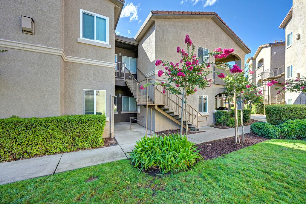 10001 Woodcreek Oaks Boulevard 1811