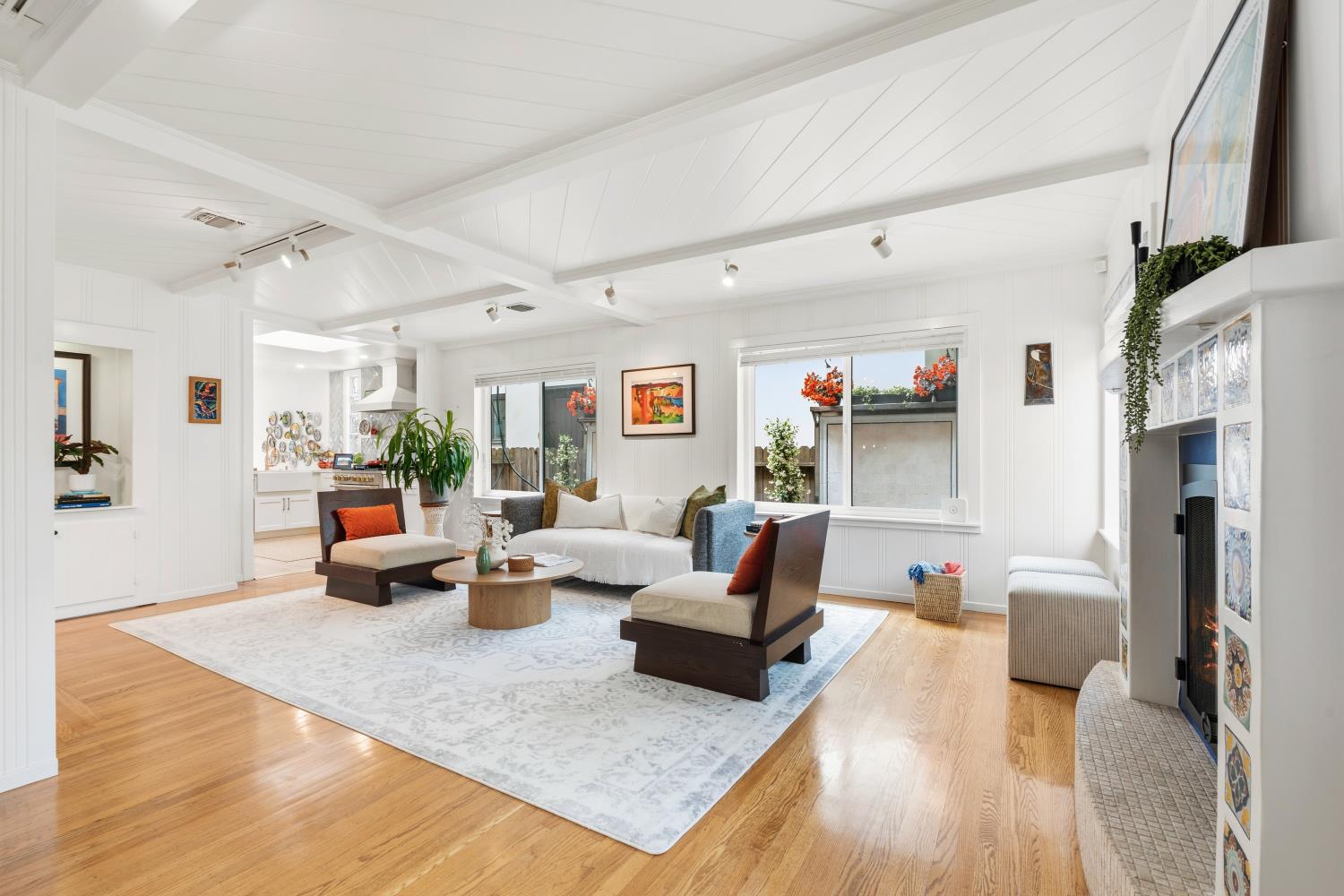 4632 Buckingham