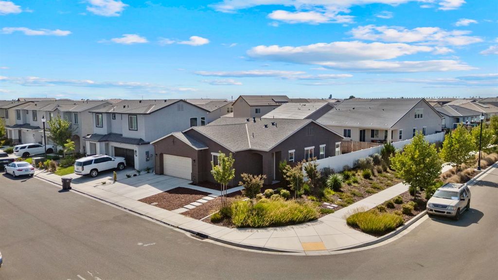 Photo of 396 Postma Street, Manteca, CA 95337 (MLS # 225120644)