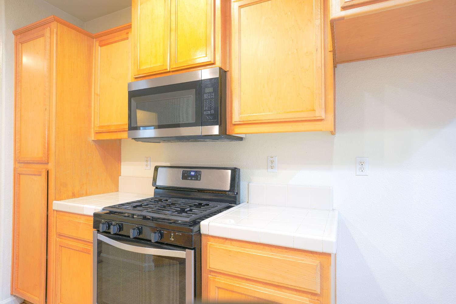 Sacramento, California 95835, United States, 3 Bedrooms Bedrooms, ,3 BathroomsBathrooms,Residential,Pending,233074