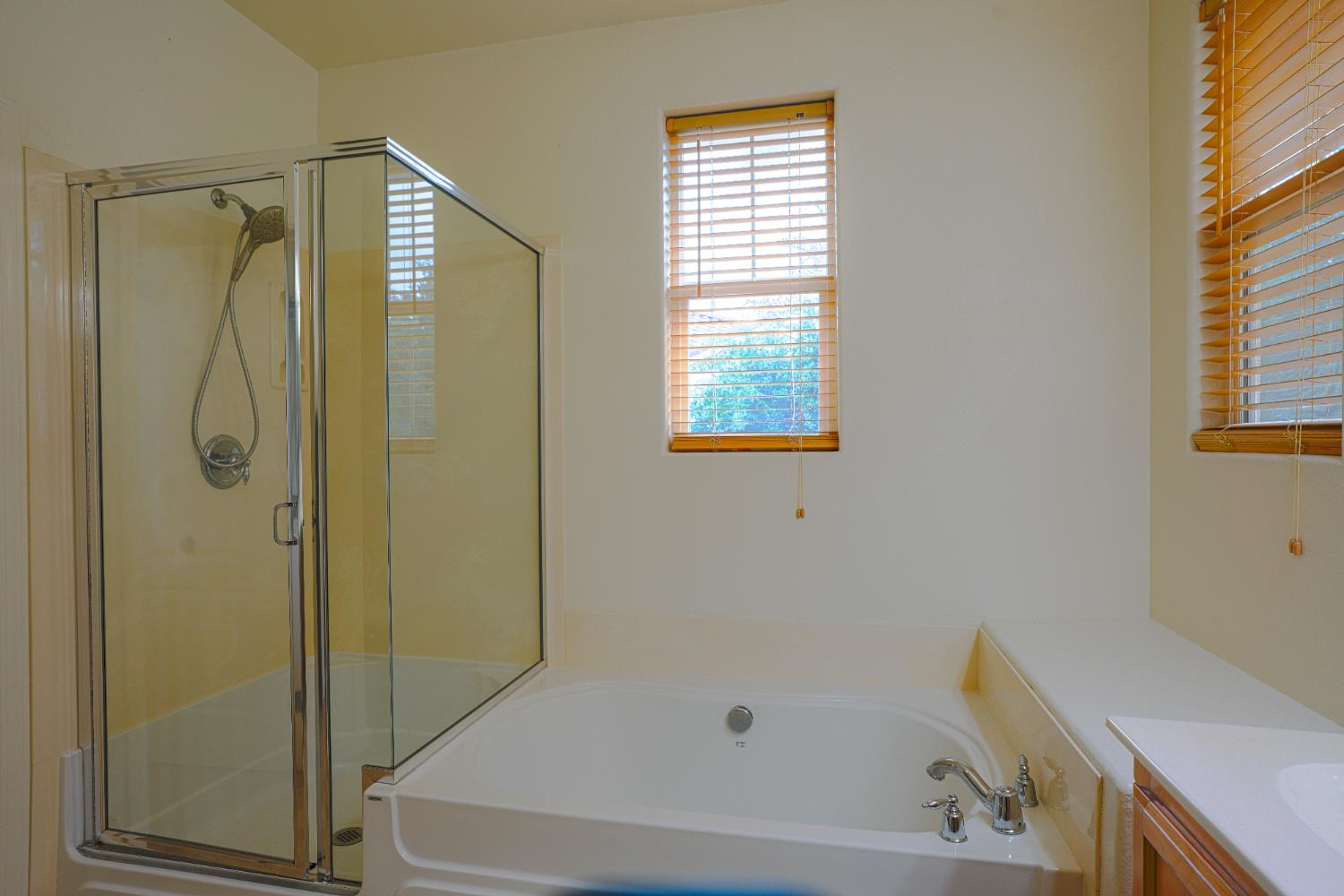 Sacramento, California 95835, United States, 3 Bedrooms Bedrooms, ,3 BathroomsBathrooms,Residential,Pending,233074