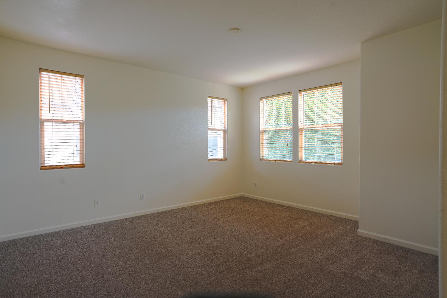 Sacramento, California 95835, United States, 3 Bedrooms Bedrooms, ,3 BathroomsBathrooms,Residential,Pending,233074