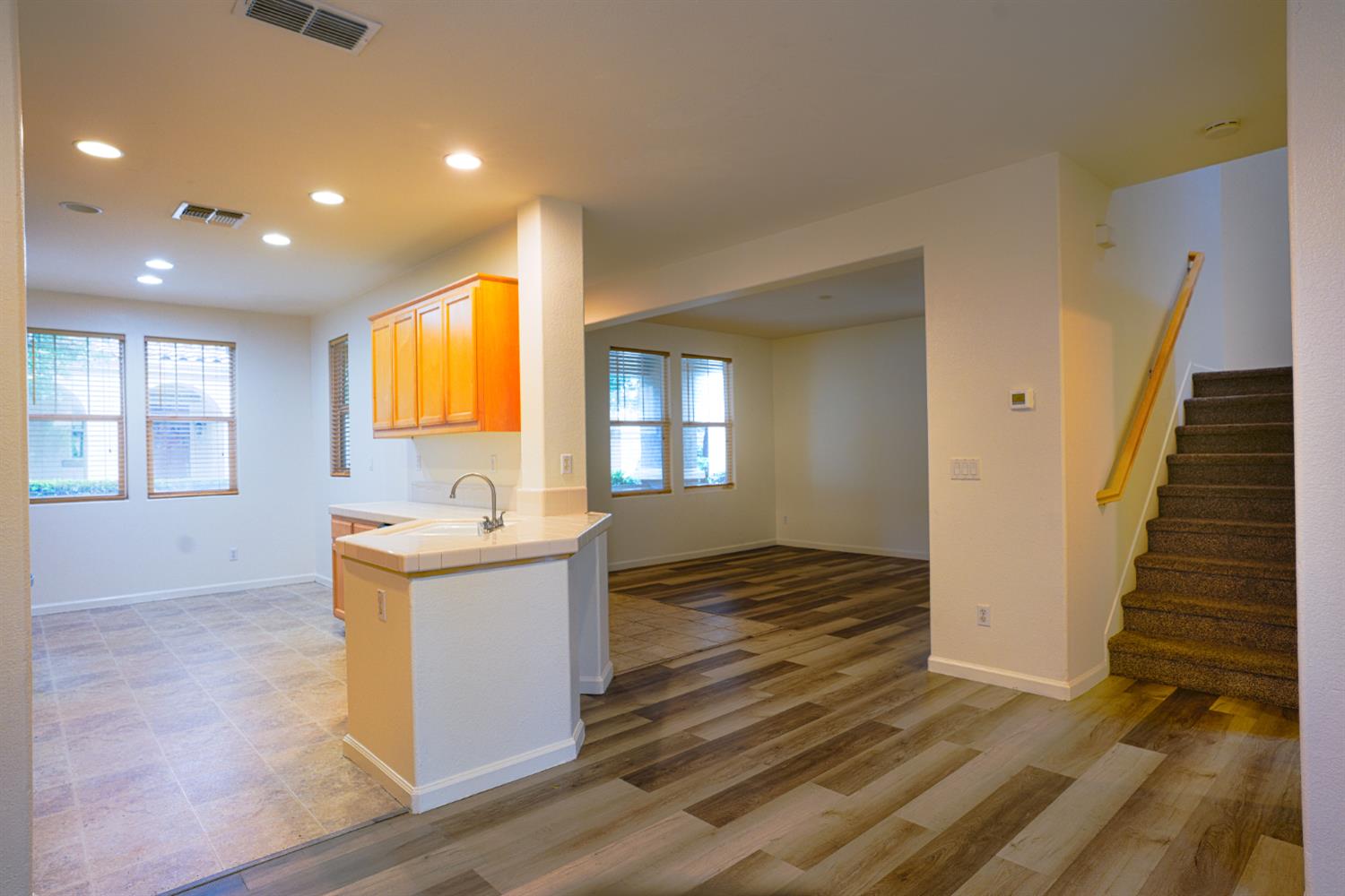 Sacramento, California 95835, United States, 3 Bedrooms Bedrooms, ,3 BathroomsBathrooms,Residential,Pending,233074