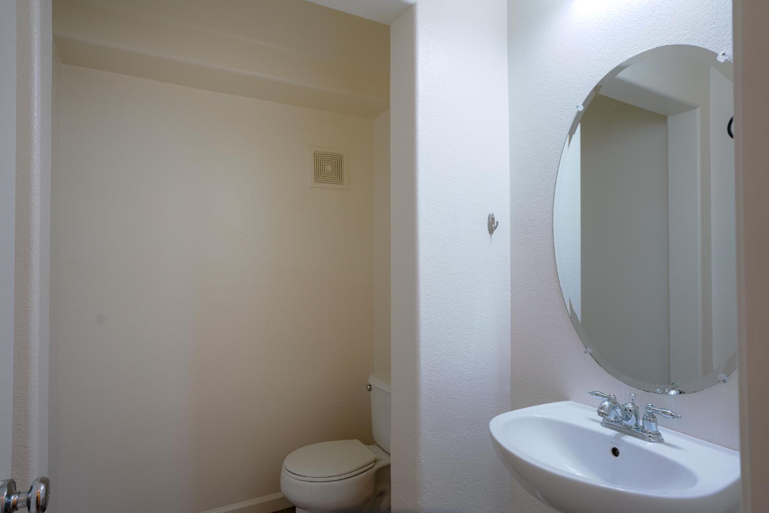 Sacramento, California 95835, United States, 3 Bedrooms Bedrooms, ,3 BathroomsBathrooms,Residential,Pending,233074