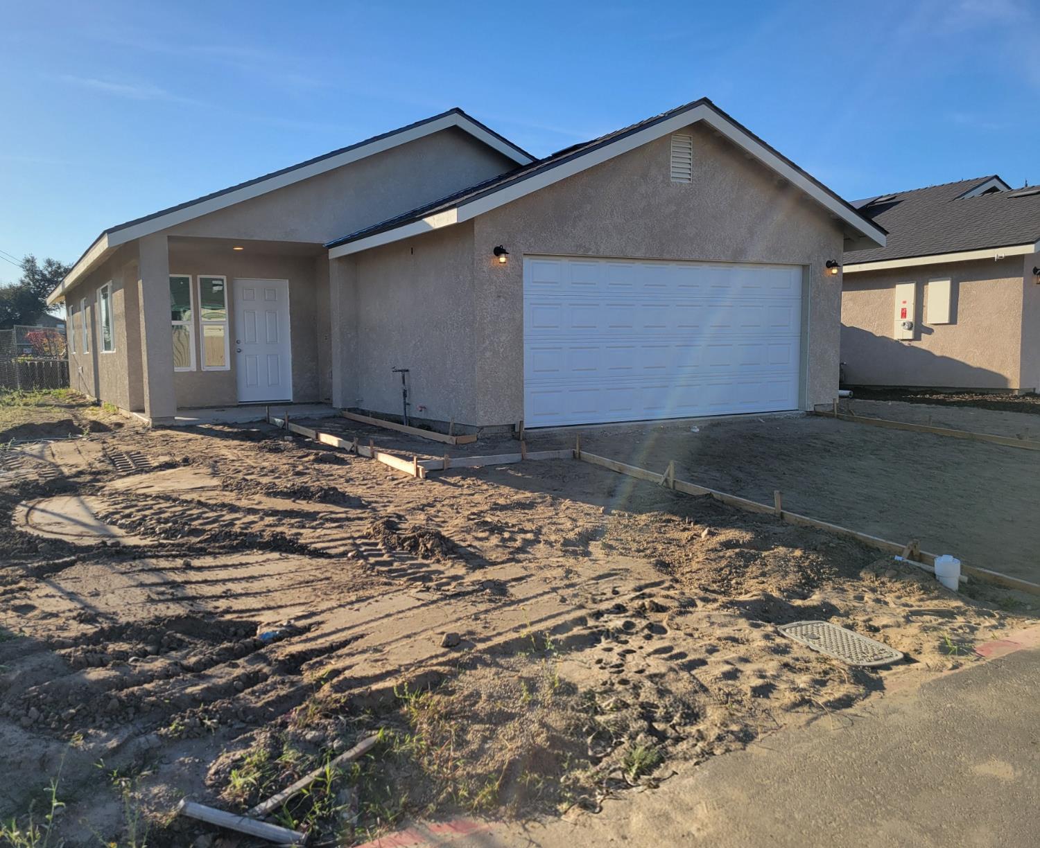 467 E Alameda Street