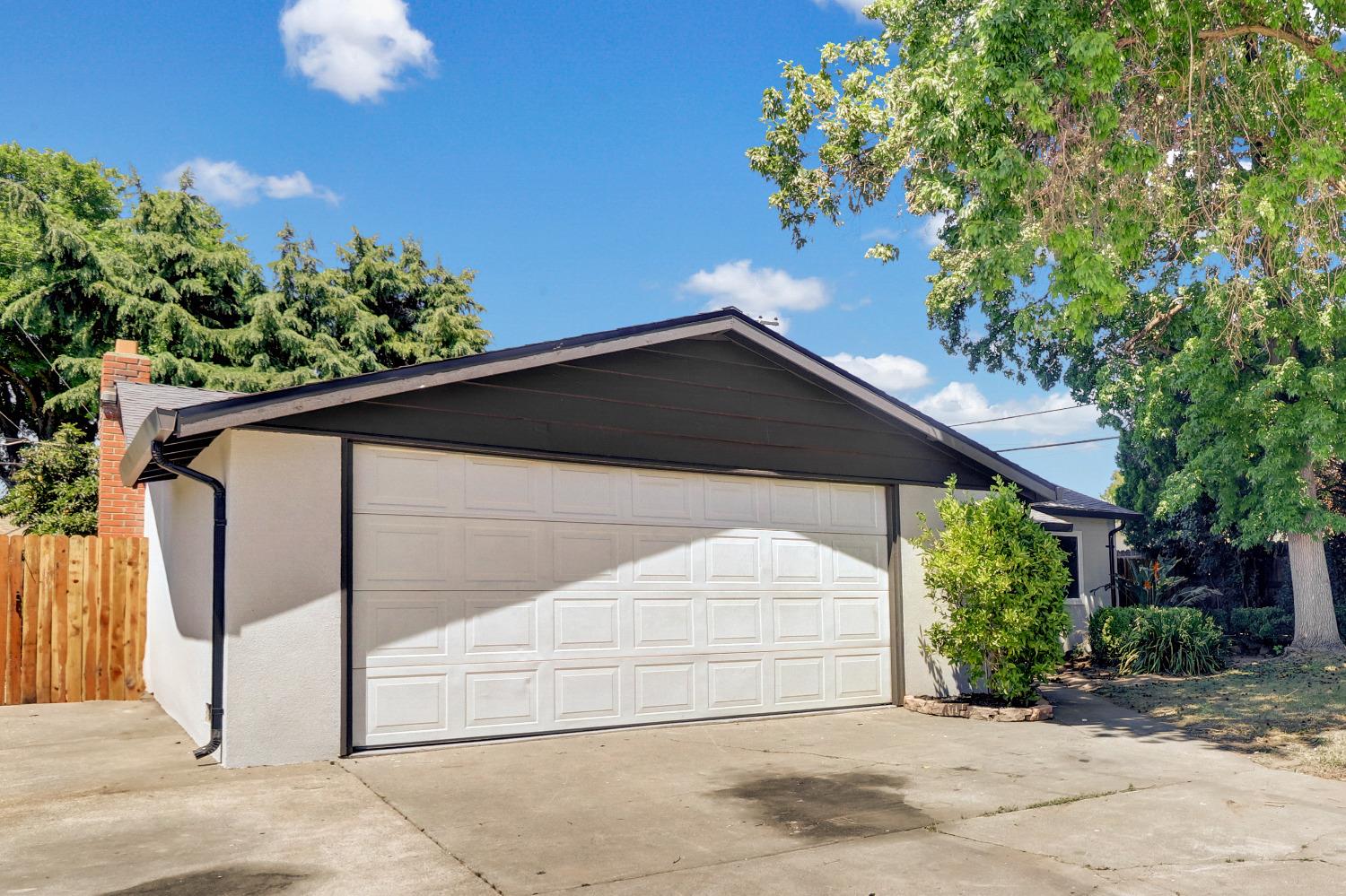 6004 Westbrook Drive