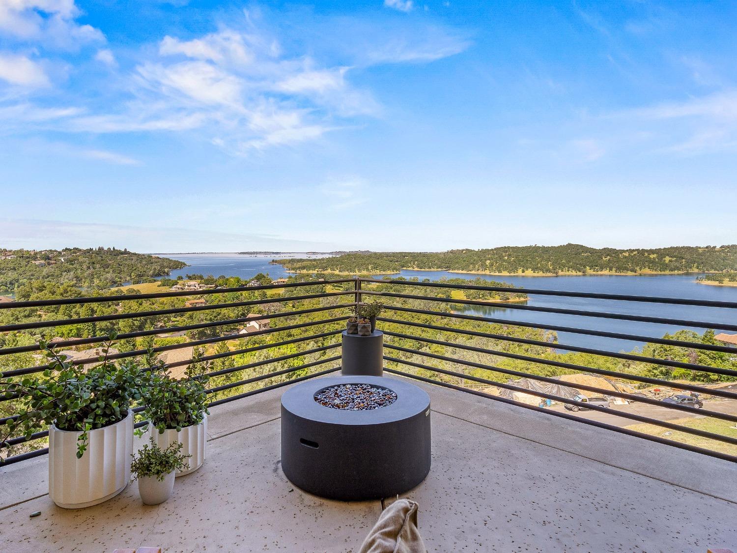 El Dorado Hills, California 95762, United States, 4 Bedrooms Bedrooms, ,4 BathroomsBathrooms,Residential,Active,187138