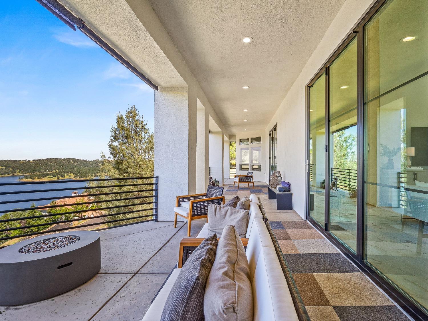 El Dorado Hills, California 95762, United States, 4 Bedrooms Bedrooms, ,4 BathroomsBathrooms,Residential,Active,187138