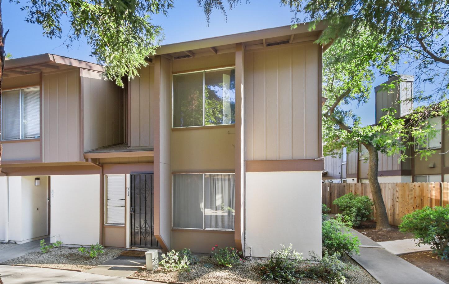 3614 Larchmont Square Lane