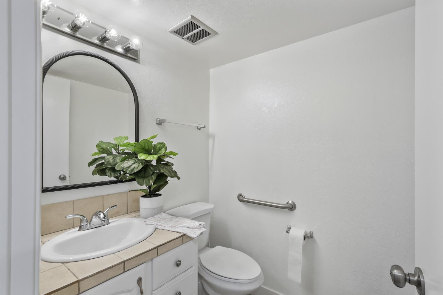 3614 Larchmont Square Lane