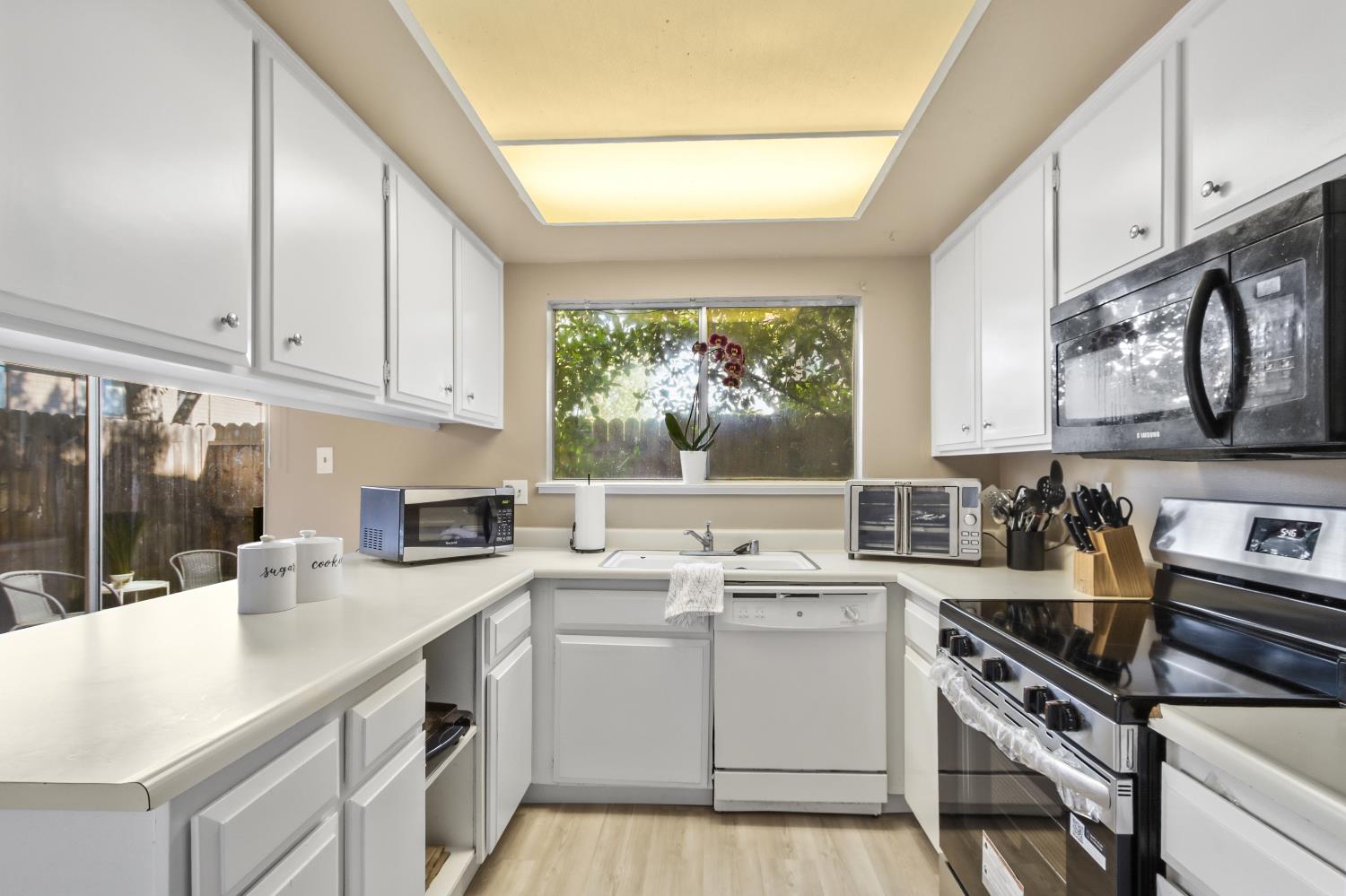 3614 Larchmont Square Lane