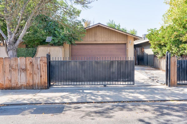 829 INEZ DR, MODESTO, CA 95351 - Image aceddb4a57e770ee5cfe65c962d3c04e/2785143242