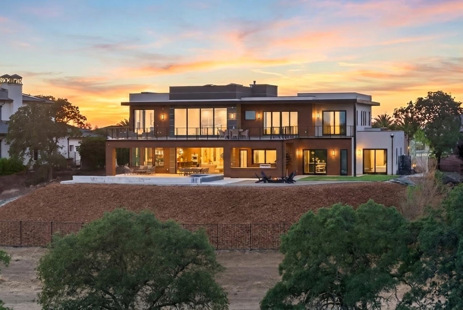 3516 Vista De Madera