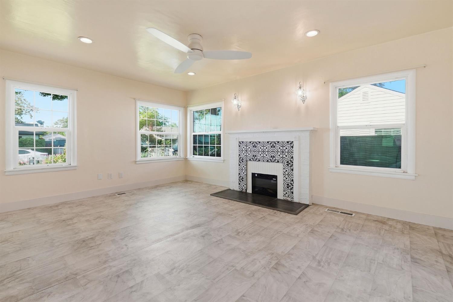 2121 Juliesse Avenue