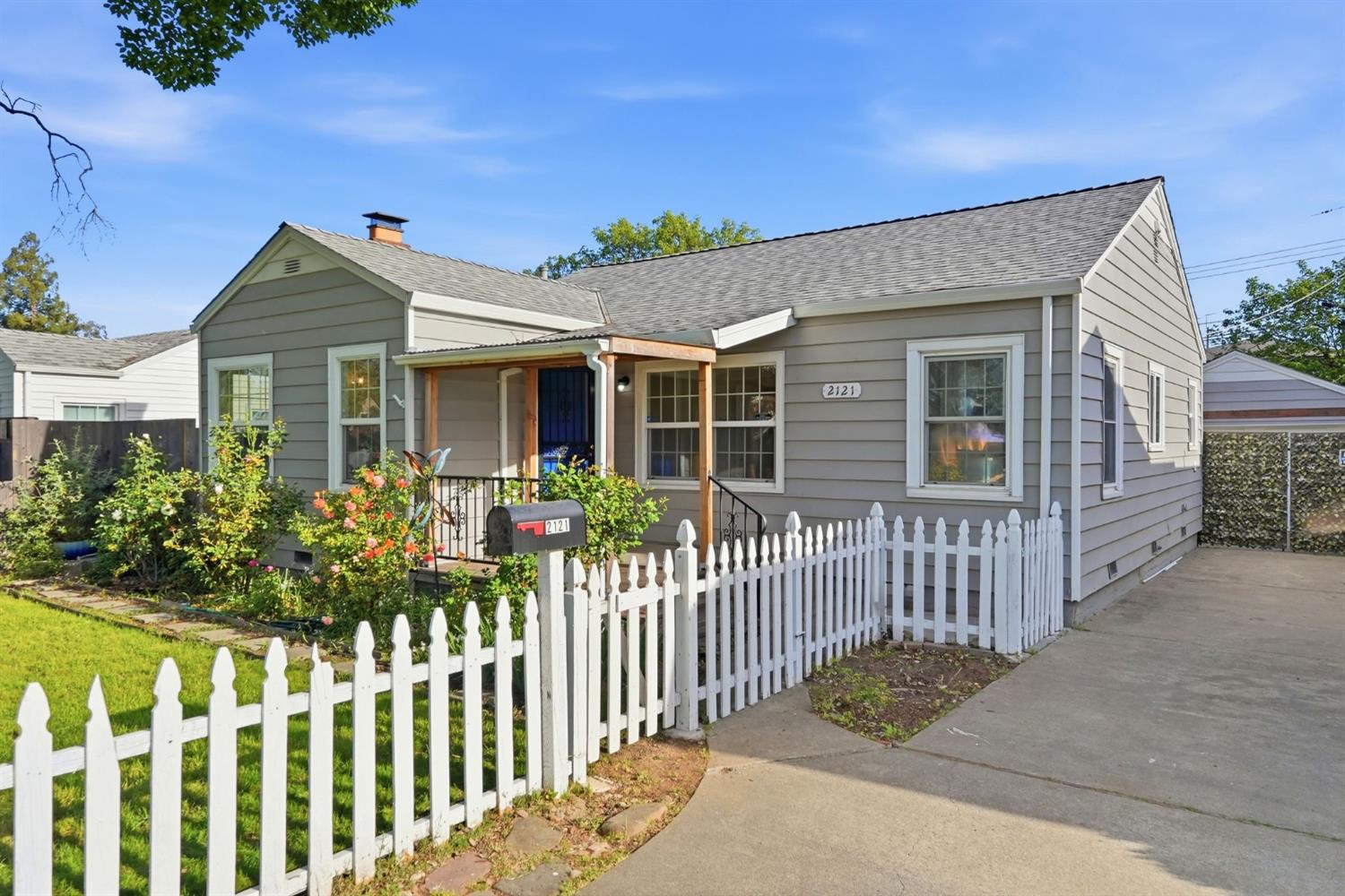 2121 Juliesse Avenue