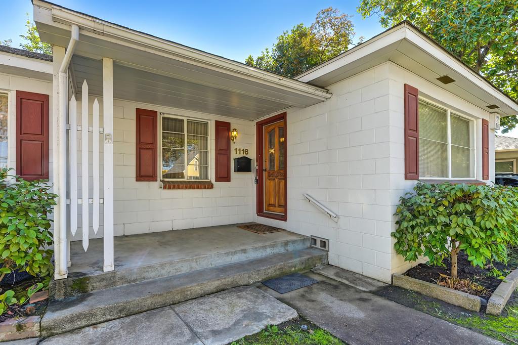 1116 Lochbrae Road