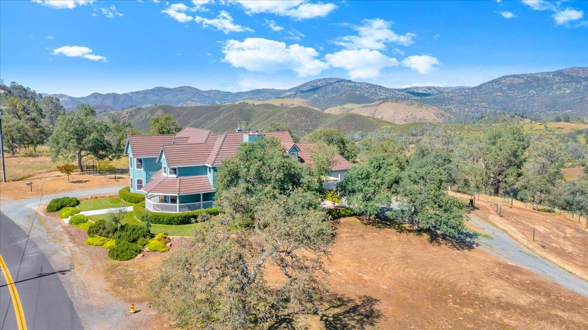 5699 Arbolada Drive