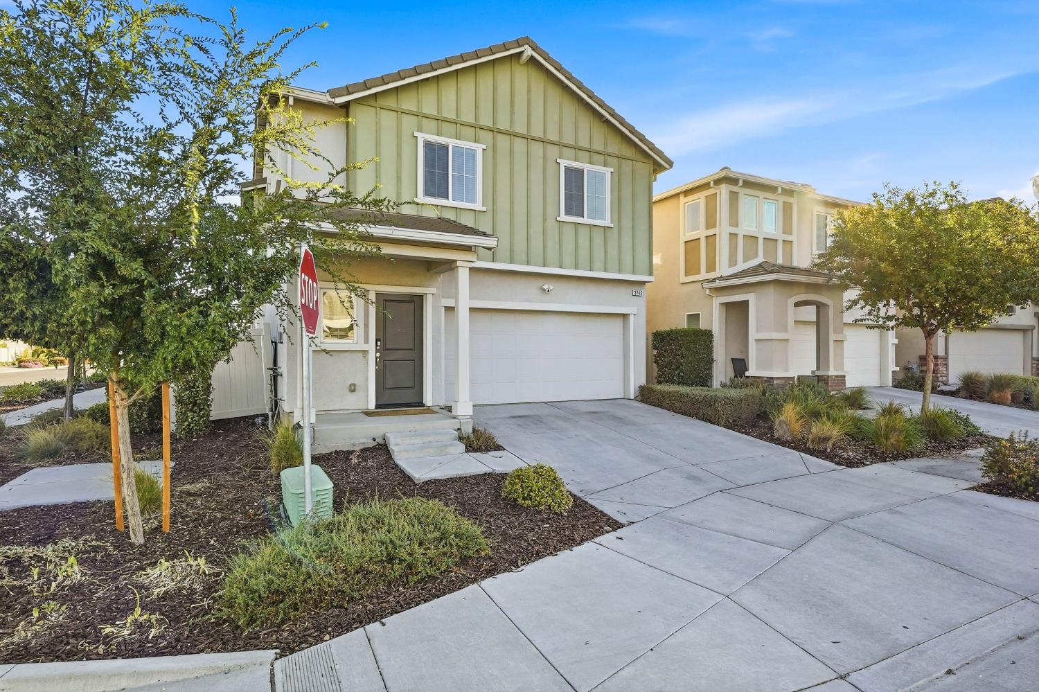 3742 Roseparke Way