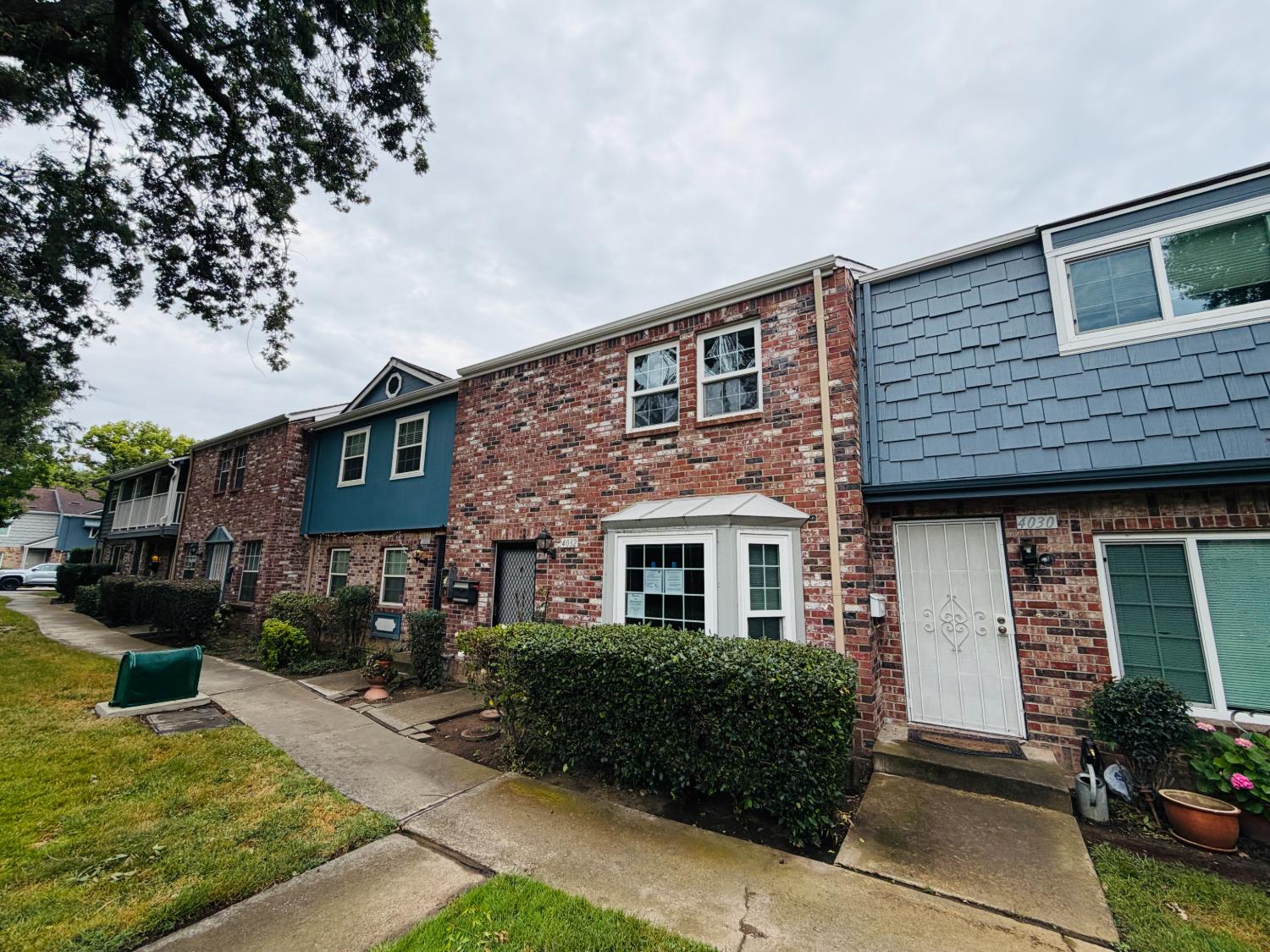 4032 Oak Villa Circle