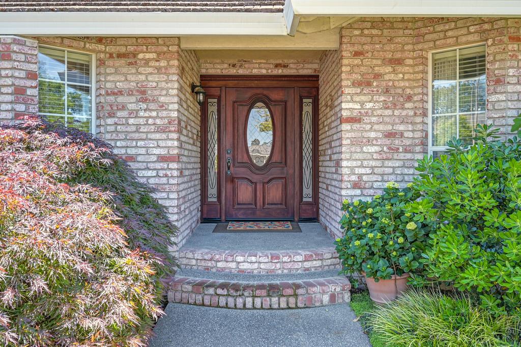 1872 Ridgeview Drive