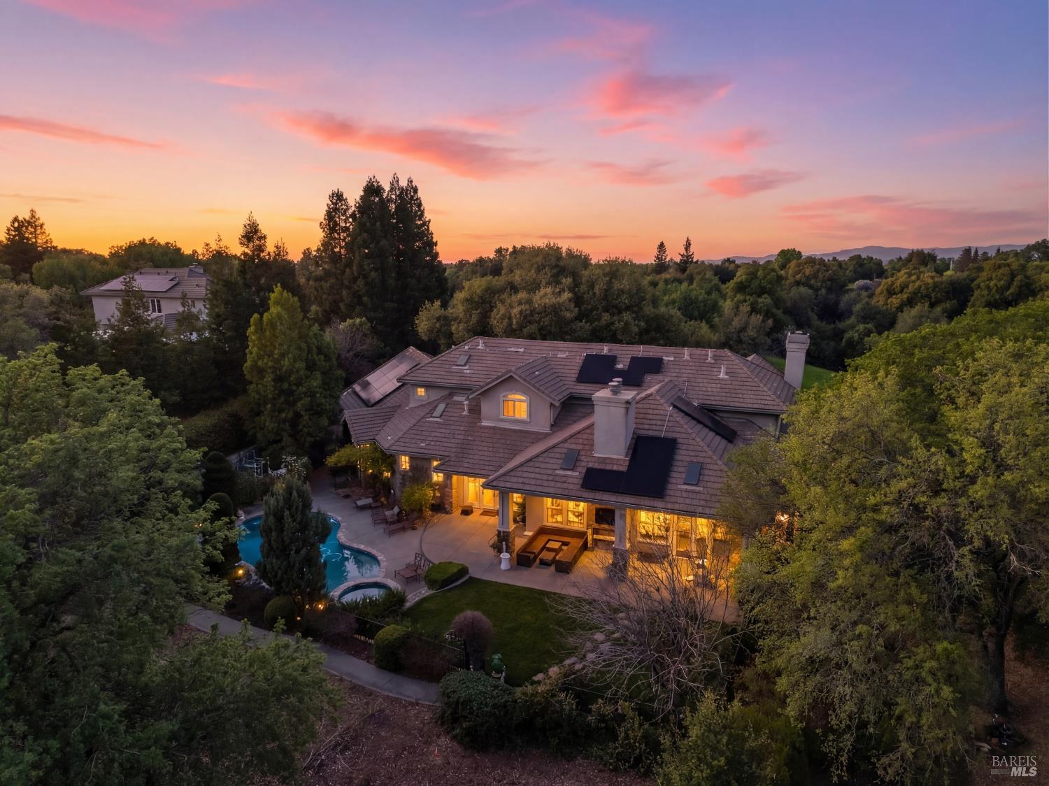 2054 PINECREST Court