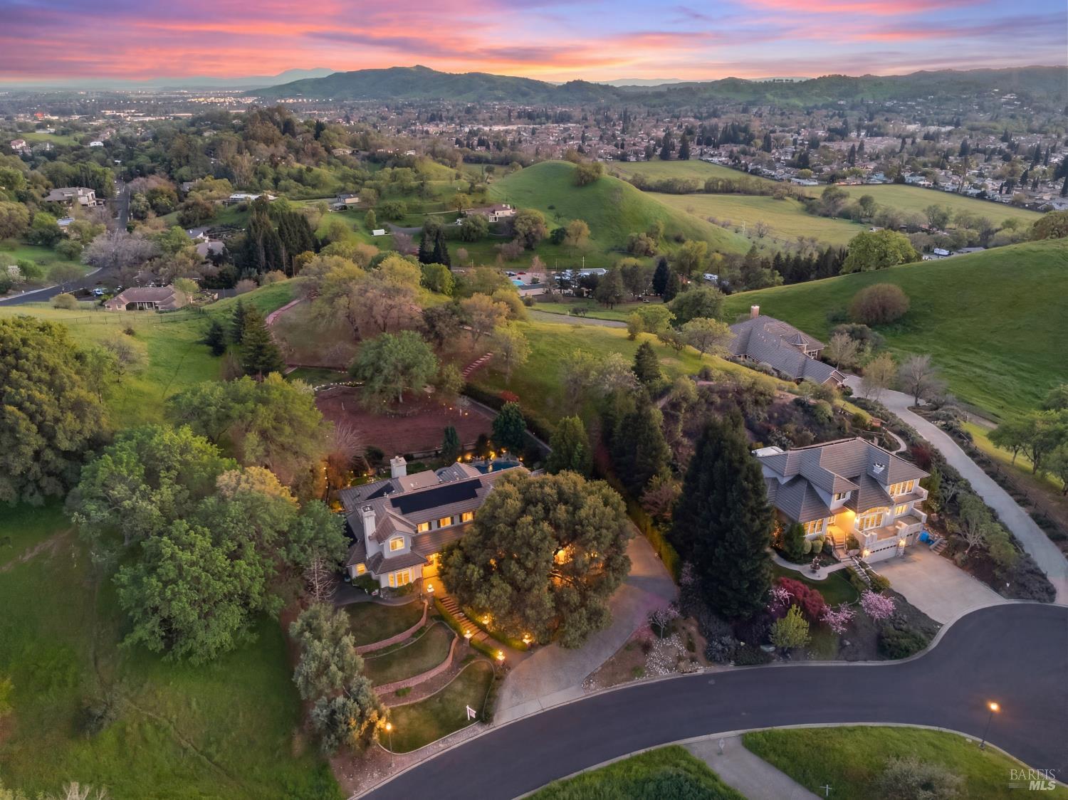 2054 PINECREST Court