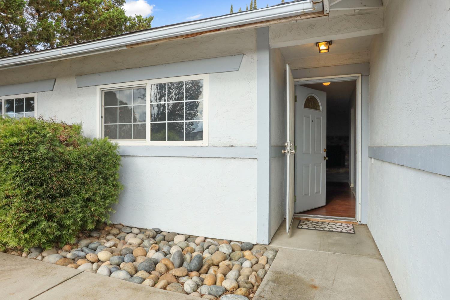 725 Mcfall Place