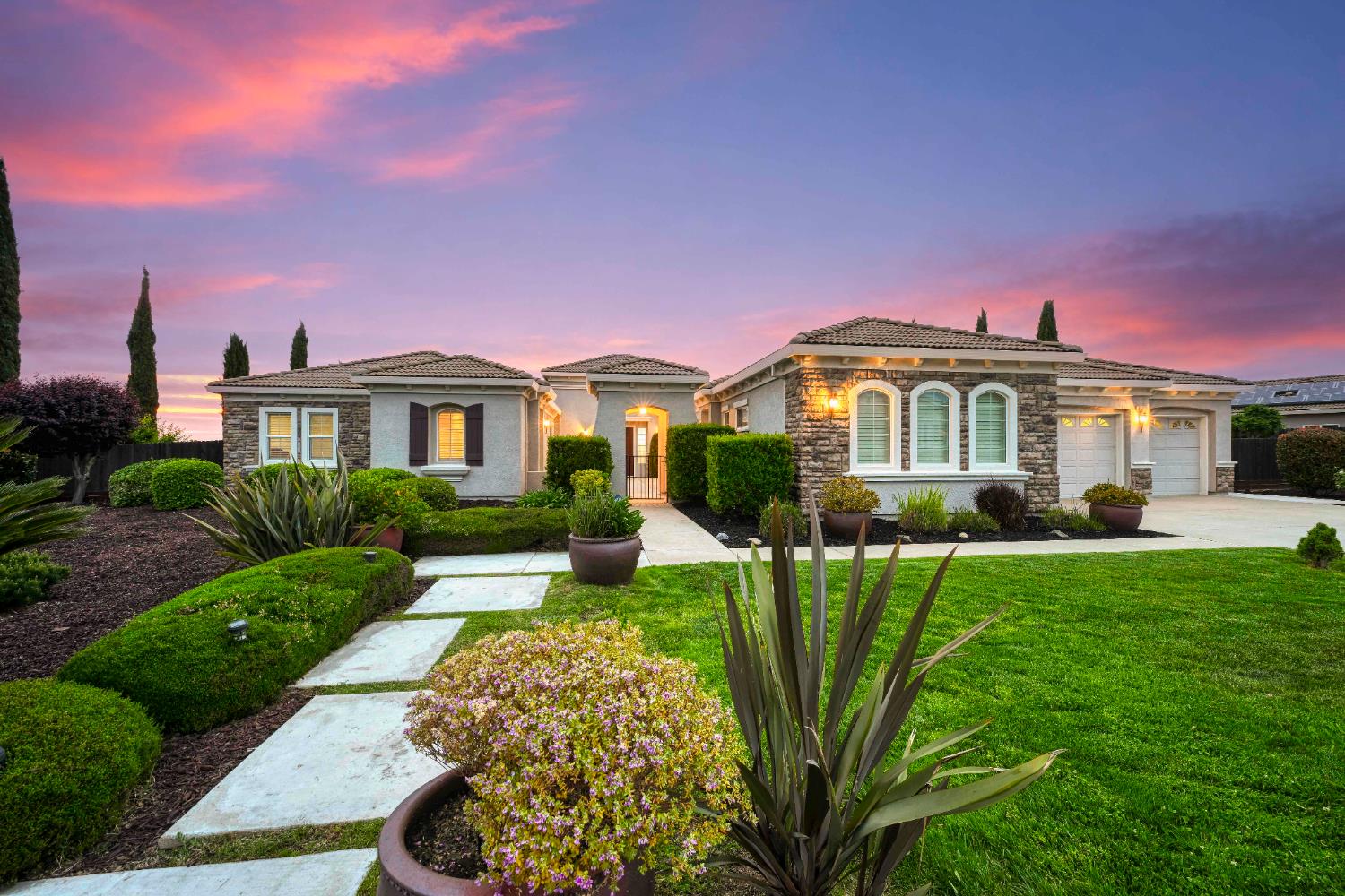 8537 Bridgestone Crescent