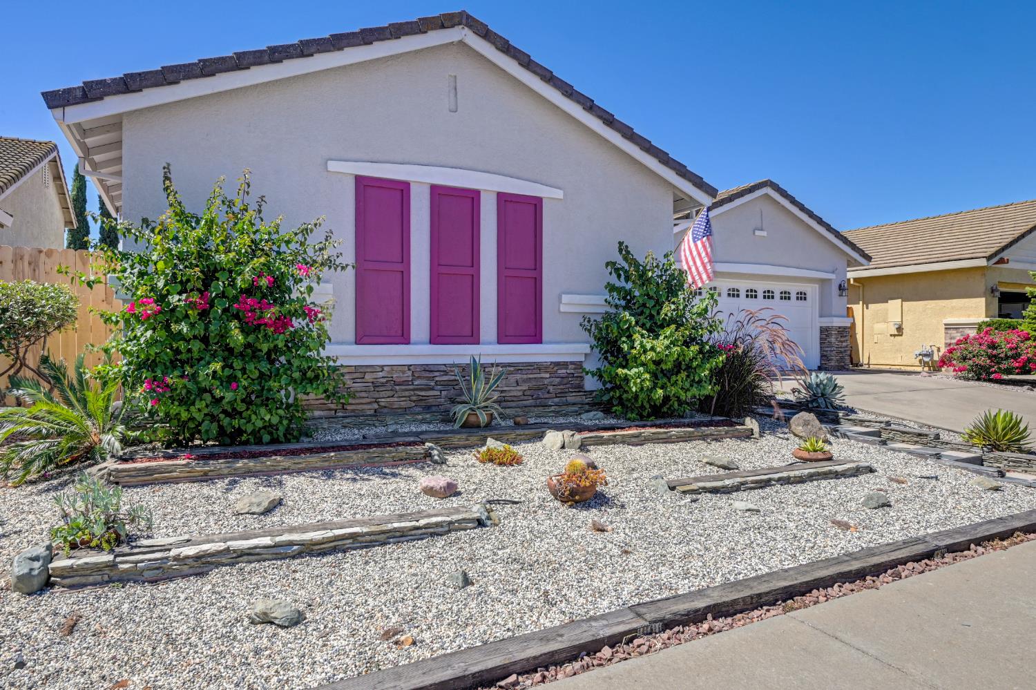 10040 Prairie Dunes Way