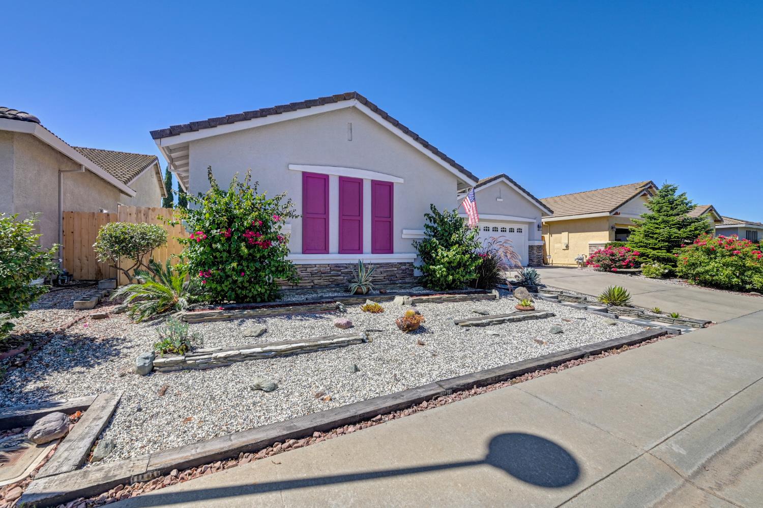 10040 Prairie Dunes Way