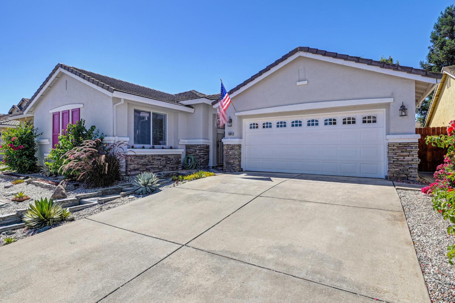 10040 Prairie Dunes Way