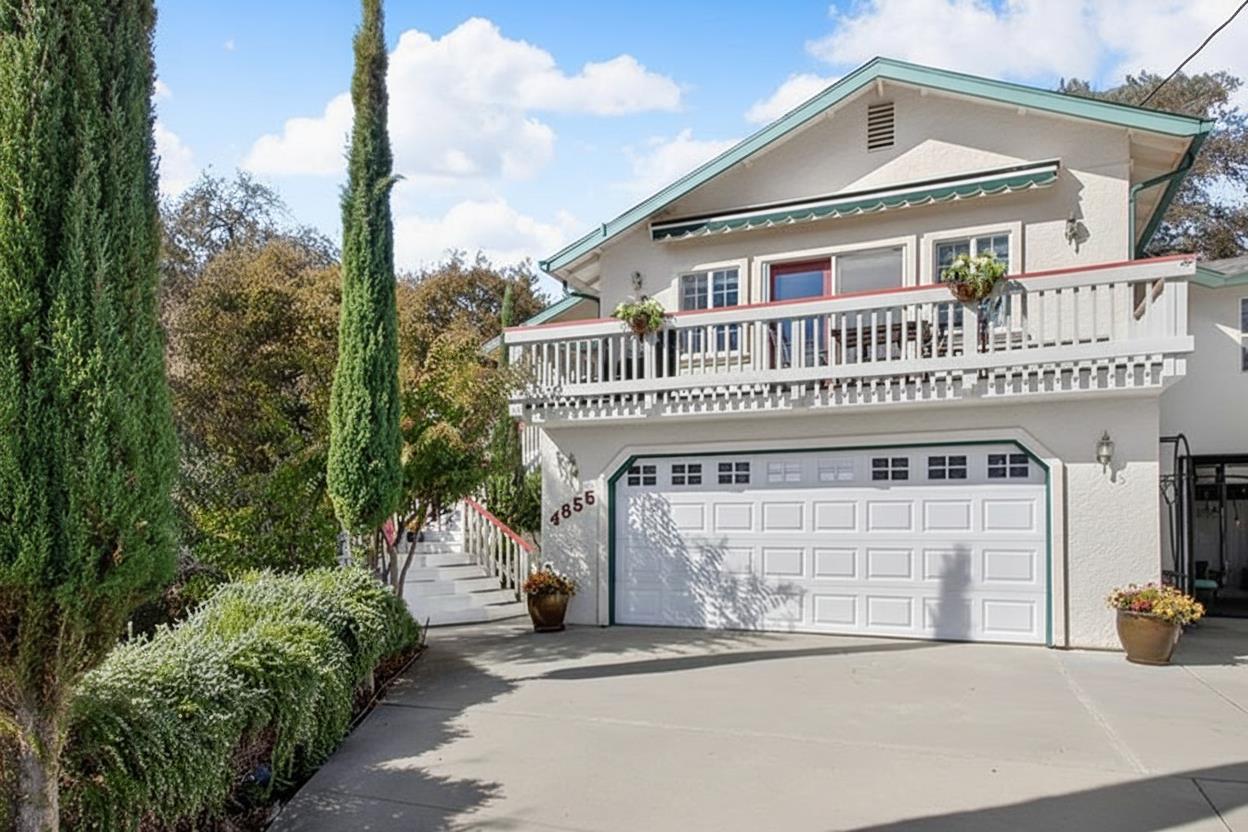 4856 Kiva Dr