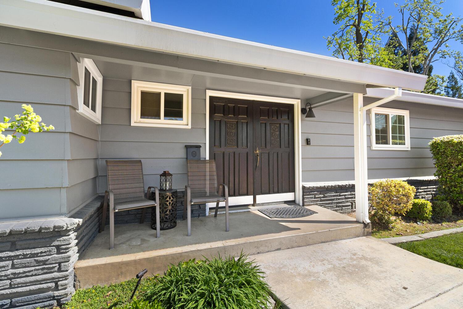 2032 Mission Avenue