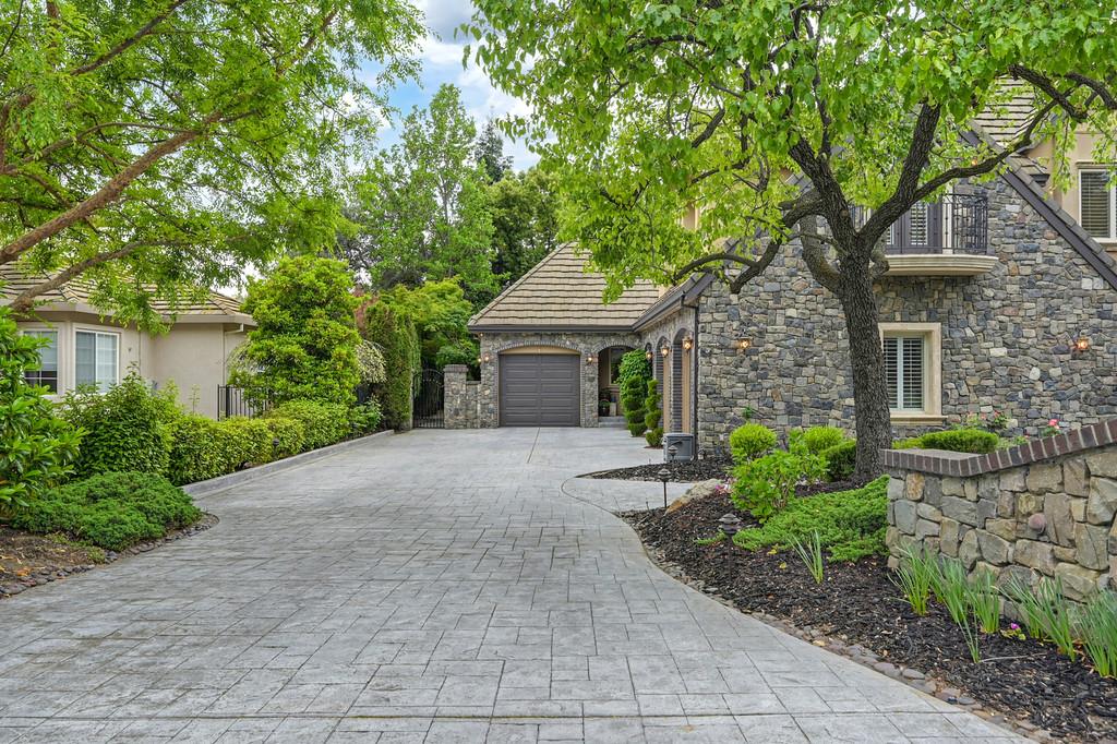 9975 Granite Point Court