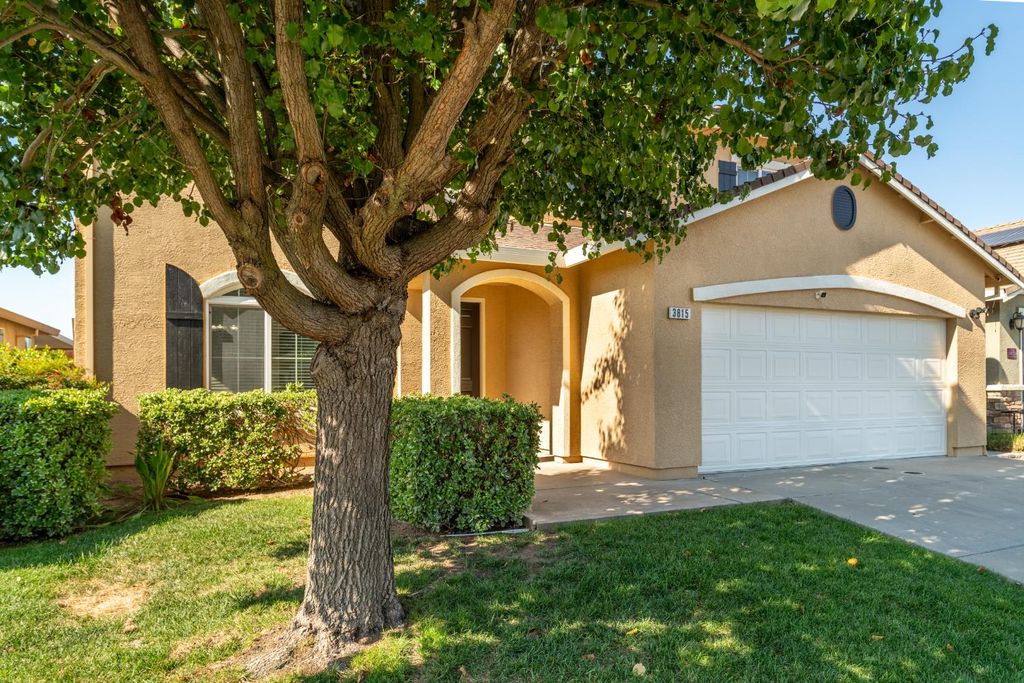 Photo of 3815 Lee Brook Way, Sacramento, CA 95838 (MLS # 226033191)