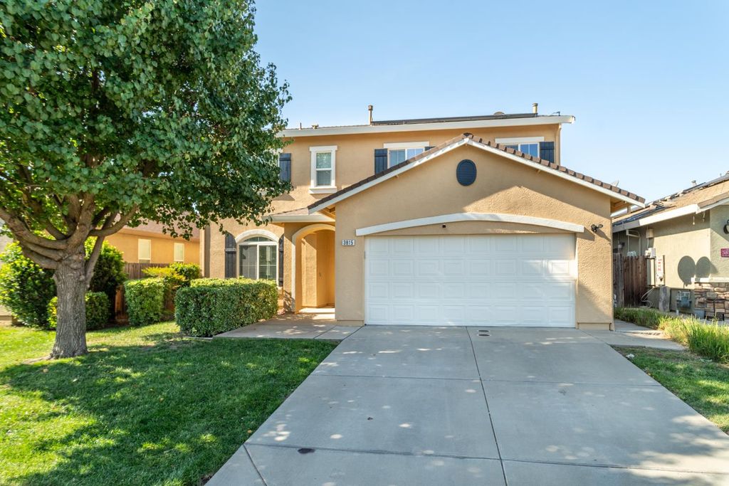 Photo of 3815 Lee Brook Way, Sacramento, CA 95838 (MLS # 226033191)