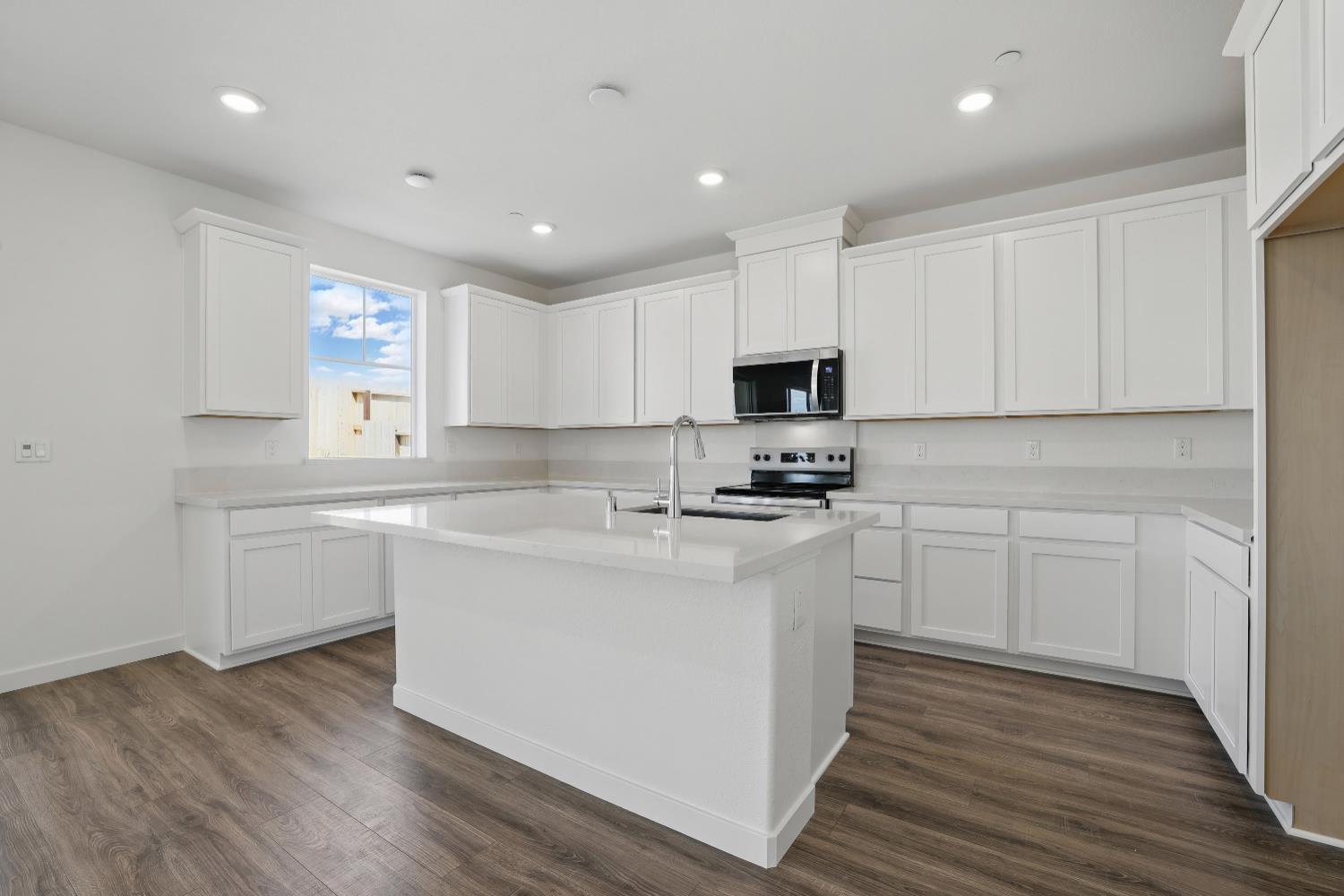 4160 Gold Beam Way