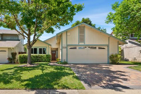 223 River Run Circle Sacramento CA 95833
