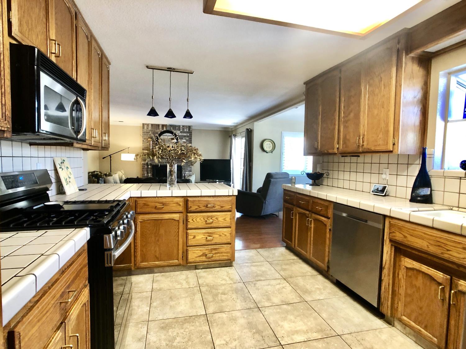 1735 W Kavanagh Avenue