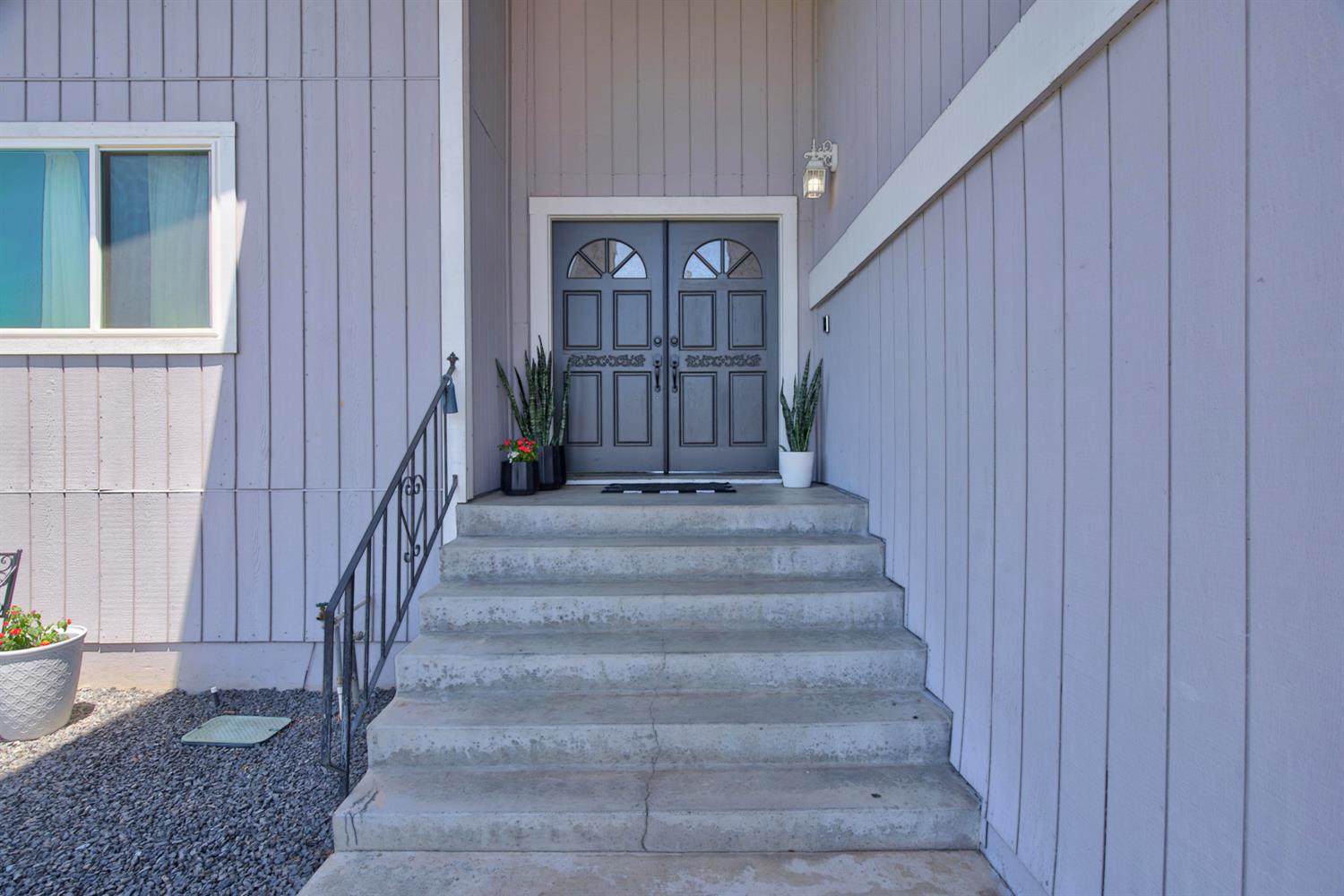 8697 Quail Oak Way