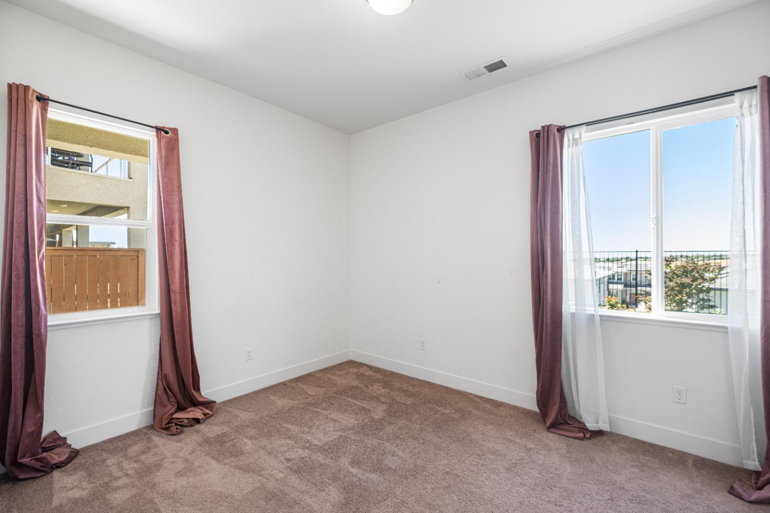 El Dorado Hills, California 95762, United States, 5 Bedrooms Bedrooms, ,5 BathroomsBathrooms,Residential,Active,187764