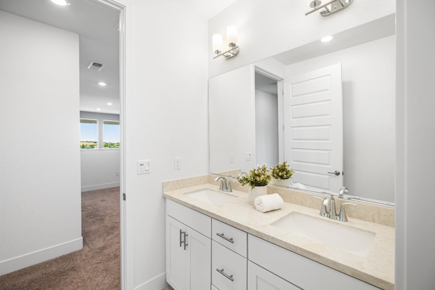 El Dorado Hills, California 95762, United States, 5 Bedrooms Bedrooms, ,5 BathroomsBathrooms,Residential,Active,187764