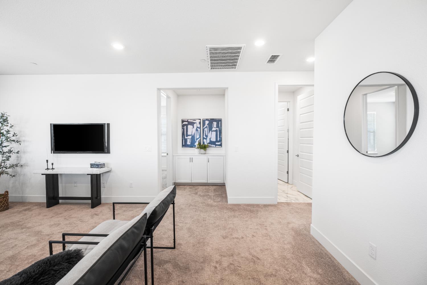 El Dorado Hills, California 95762, United States, 5 Bedrooms Bedrooms, ,5 BathroomsBathrooms,Residential,Active,187764