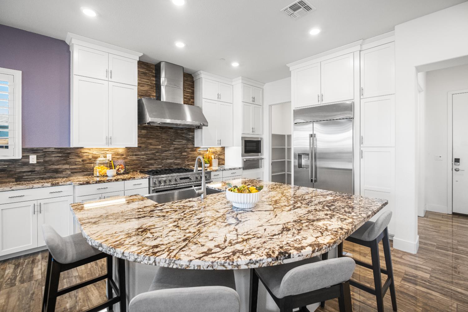 El Dorado Hills, California 95762, United States, 5 Bedrooms Bedrooms, ,5 BathroomsBathrooms,Residential,Active,187764