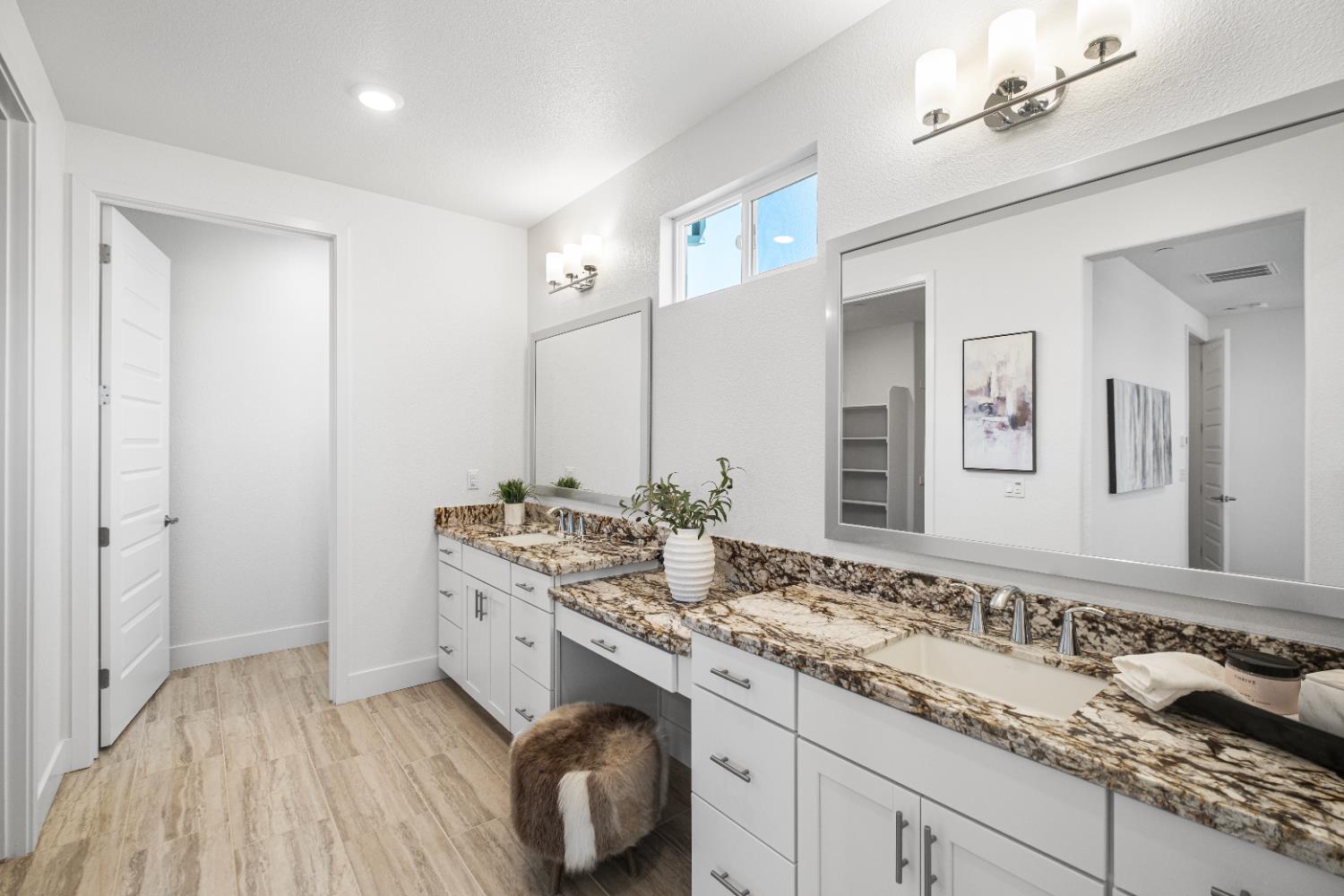 El Dorado Hills, California 95762, United States, 5 Bedrooms Bedrooms, ,5 BathroomsBathrooms,Residential,Active,187764